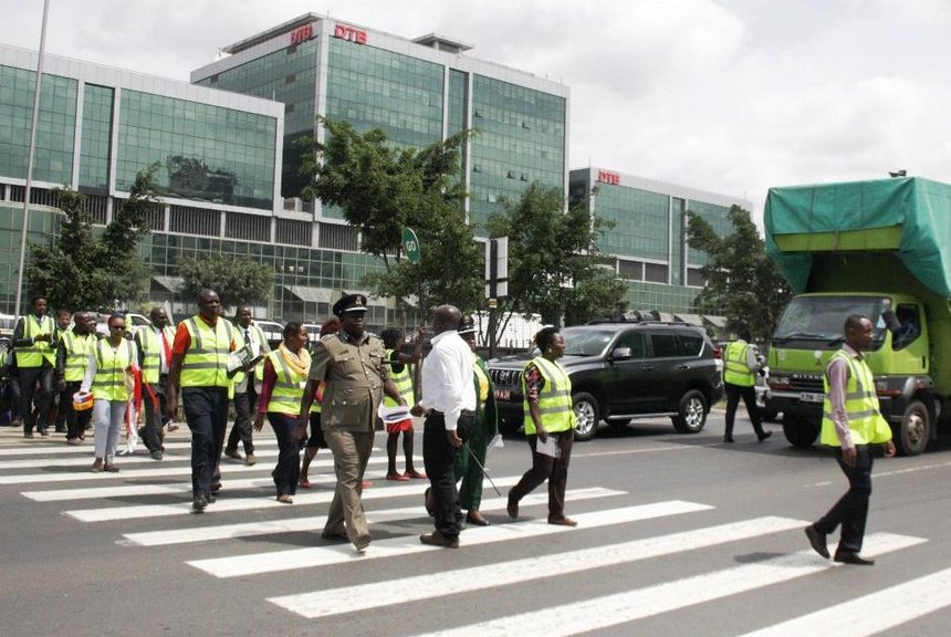 road safety tips for pedestrians